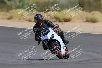 media/Oct-03-2022-Moto Forza (Mon) [[5f077a3730]]/Beginner Group/Session 2 (Turn 10)/